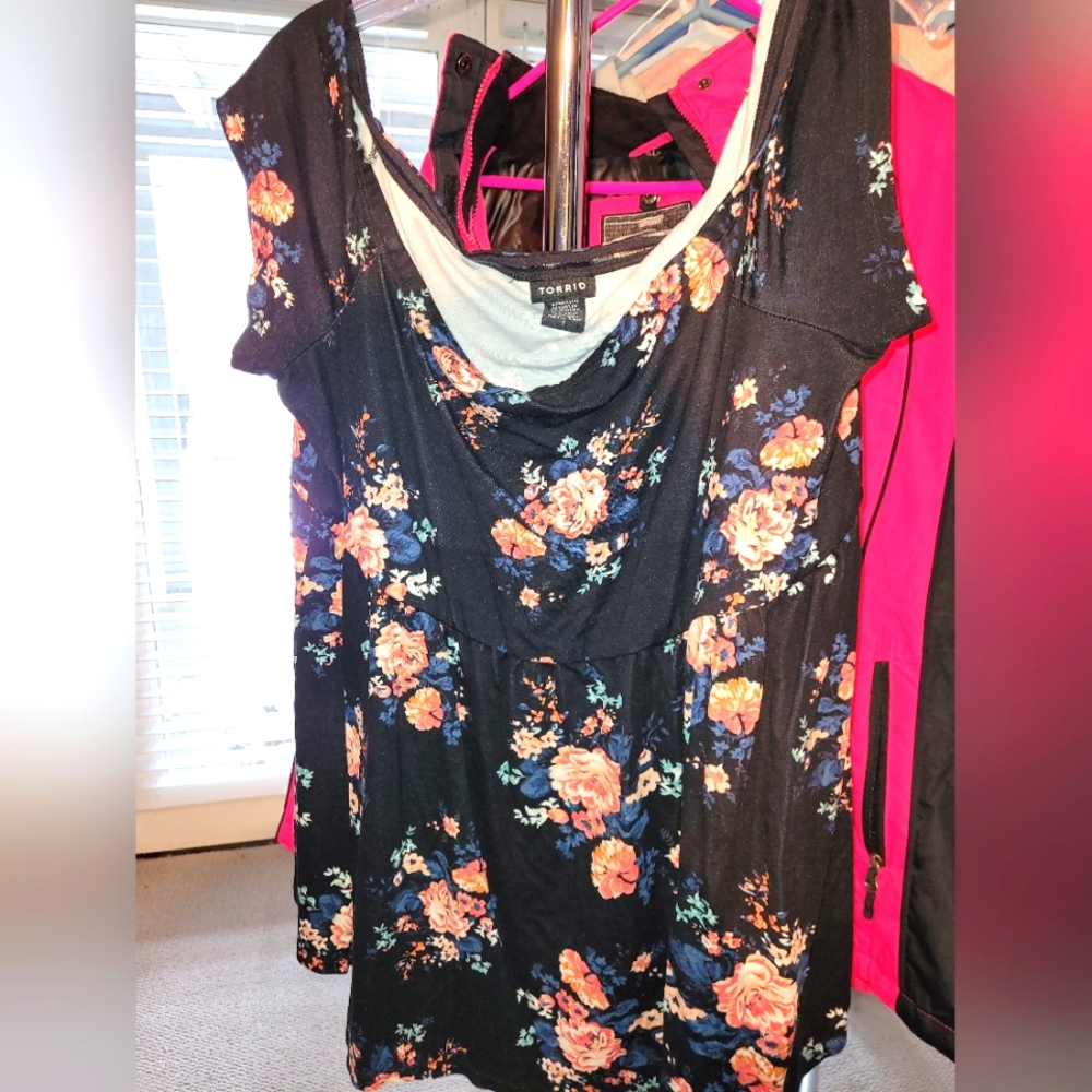Lovely flower top